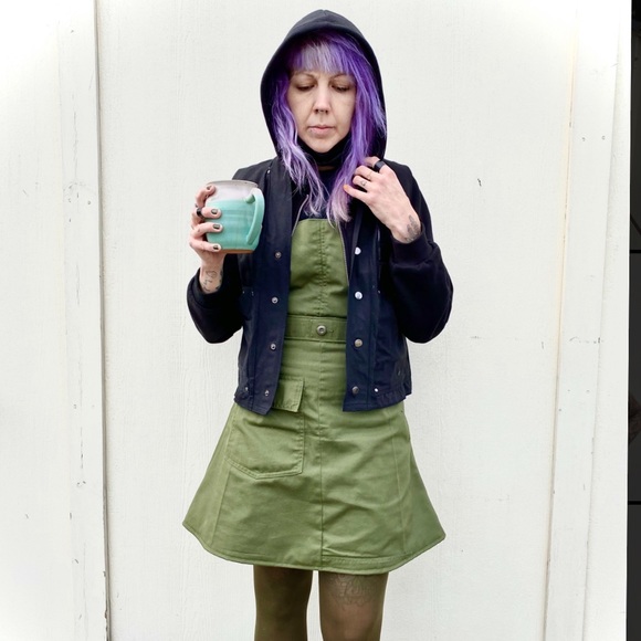 🦊 FOX & VIXEN || HANDMADE VINTAGE || 1942 Pinafore Hiking Dress | Army Green - Picture 10 of 16